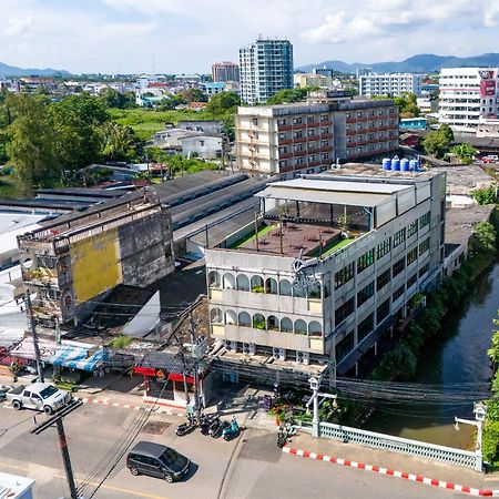 Quip Bed & Breakfast Hotel Phuket Buitenkant foto