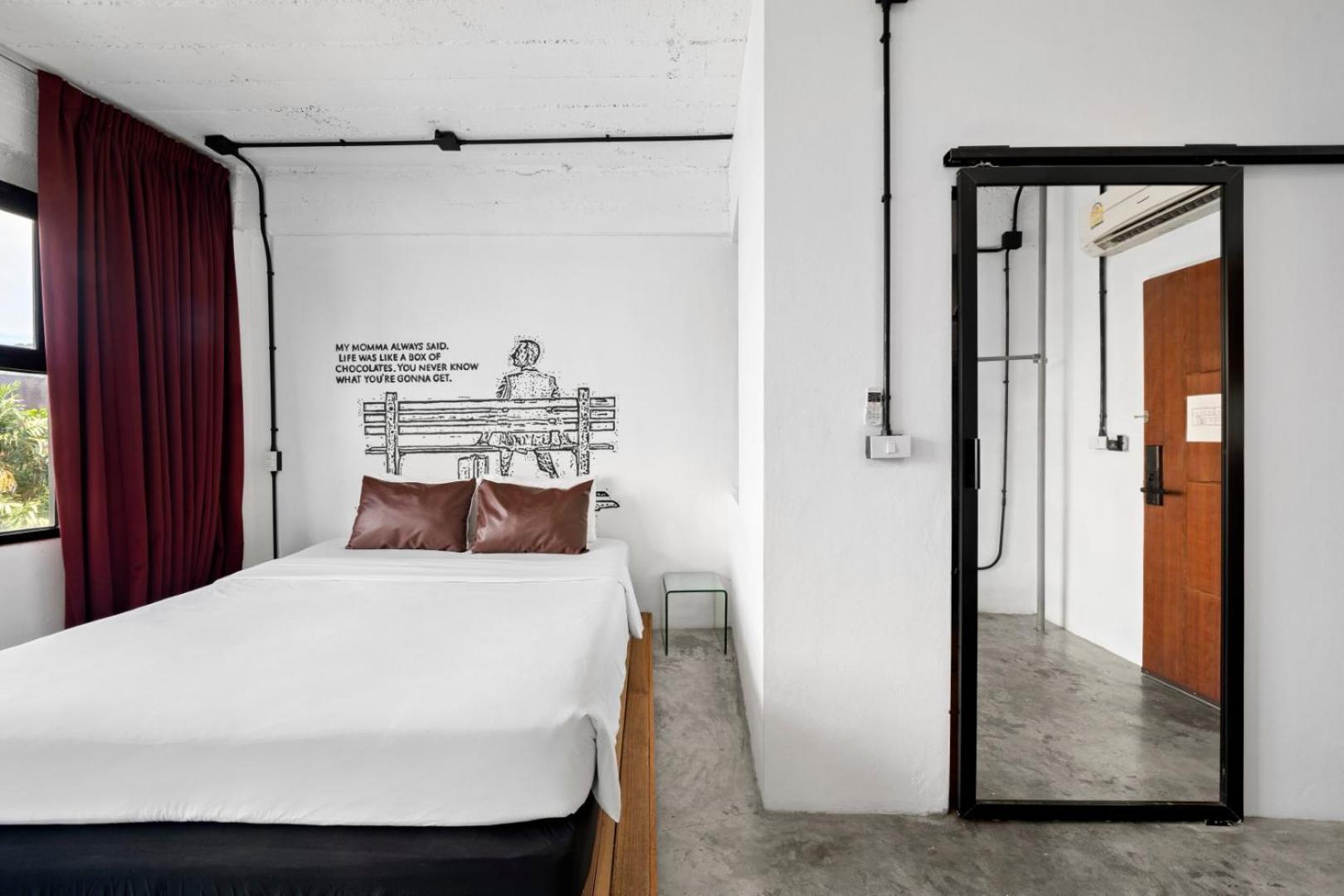 Quip Bed & Breakfast Phuket Buitenkant foto