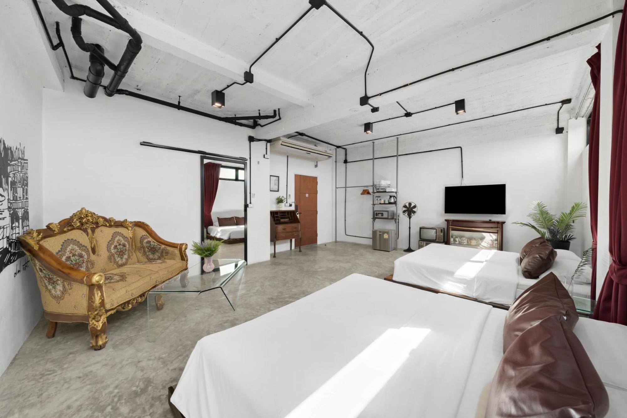 Quip Bed & Breakfast Phuket Buitenkant foto