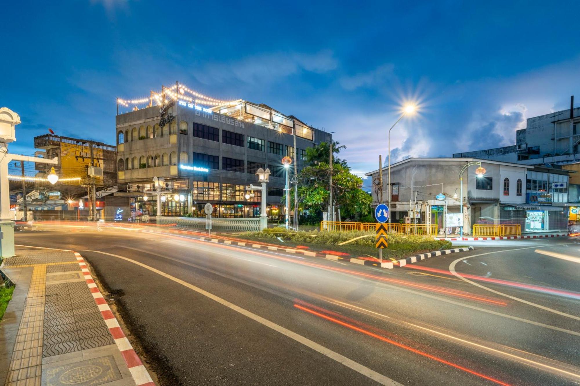 Quip Bed & Breakfast Phuket Buitenkant foto