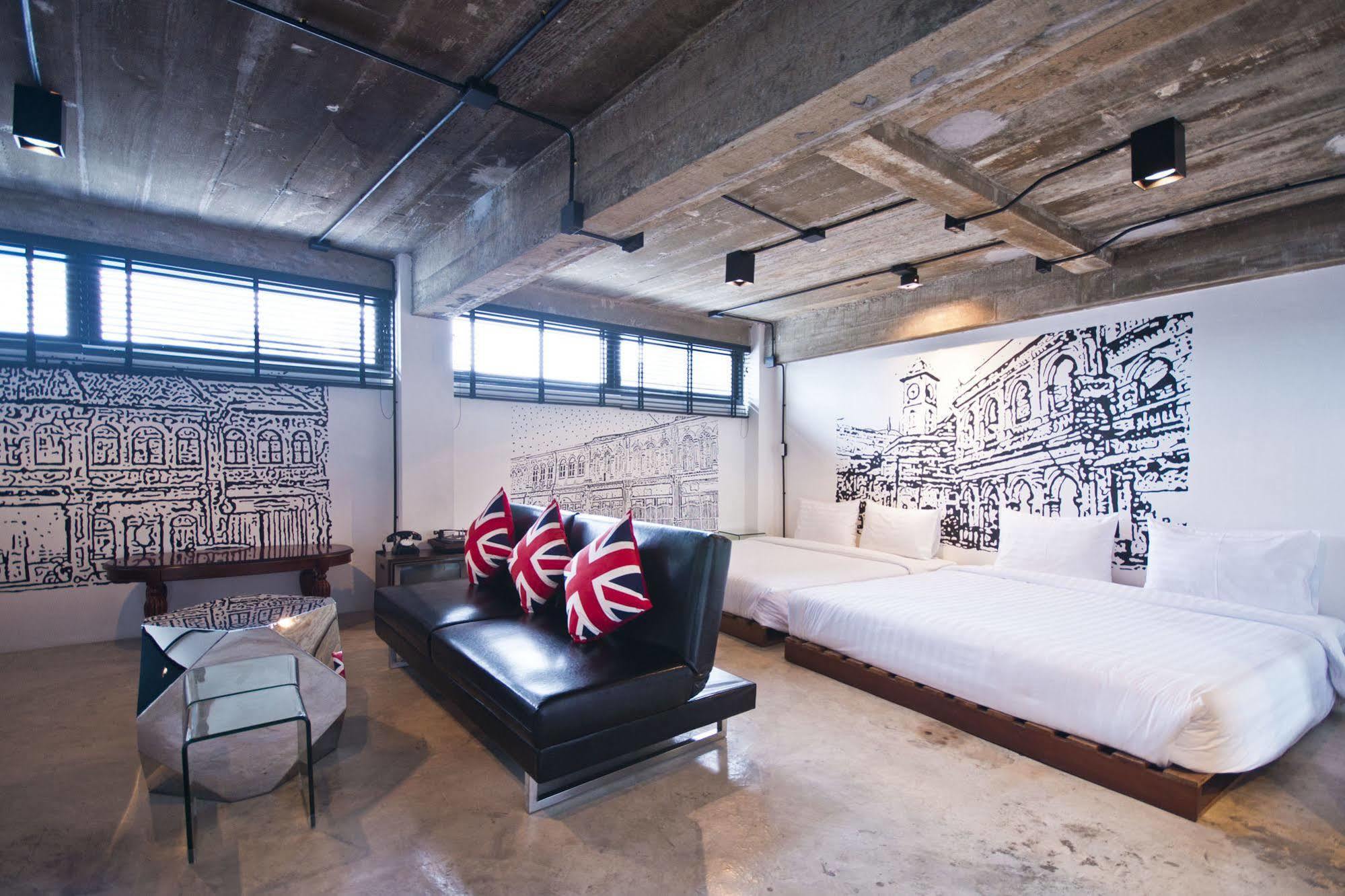 Quip Bed & Breakfast Phuket Buitenkant foto