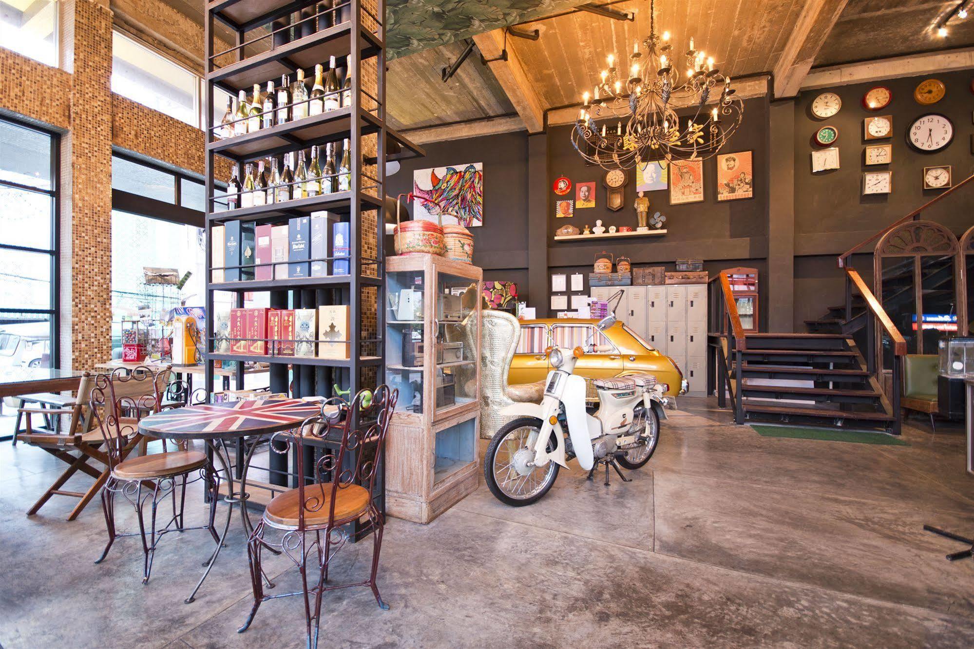 Quip Bed & Breakfast Phuket Buitenkant foto